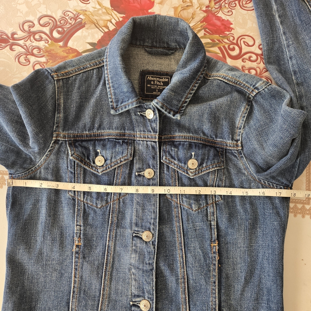 Abercrombie & Fitch Jean Jacket Womens Size S Blue Dark Wash Frayed Hem Buttons - Picture 8 of 11